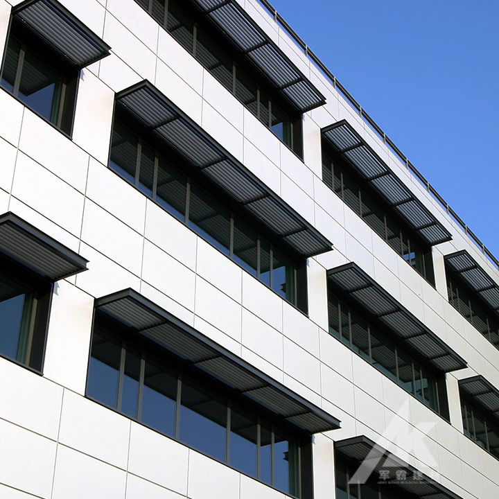 Ce este peretele cortina din furnir de aluminiu?